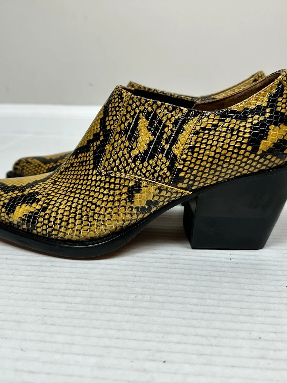 Chloé Rylee Snakeskin Embossed Leather Ankle Boots Size EU 38 - US 7.5
